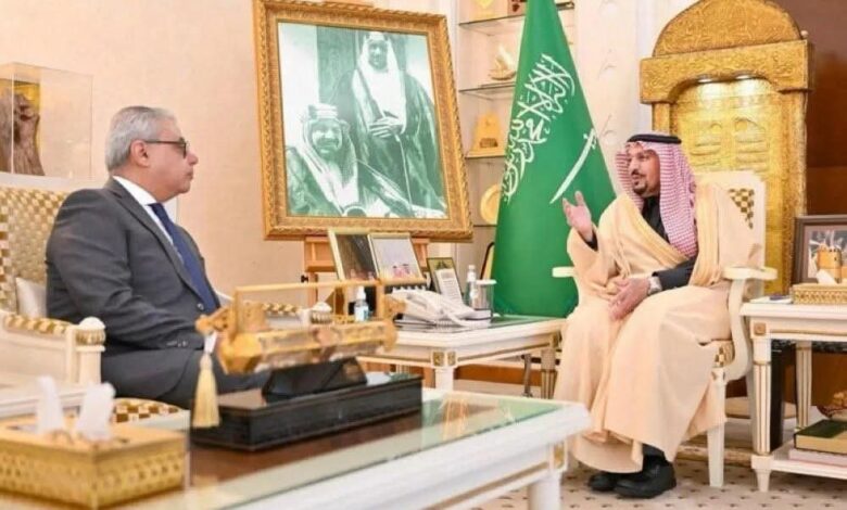 سفير مصر لدي السعودية يلتقي أعضاء الجالية المصرية المقيمة في منطقة القصيم