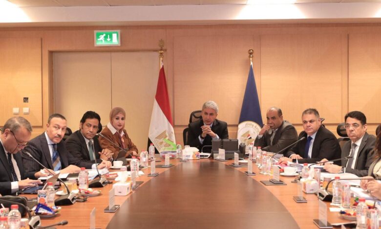 وزير السياحة والآثار يترأس اجتماع مجلس إدارة المجلس الأعلى للآثار.