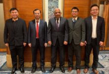 وزير الكهرباء يبحث مع مجموعة شركات صاني الصينية التعاون في مجالات الطاقة المتجددة.