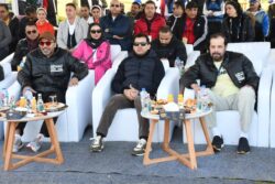 وزير الشباب والرياضة يطلق إشارة البدء للنسخة العاشرة من ماراثون زايد الخيري.