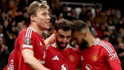 مانشستر يونايتد يهزم نيوكاسل ويقترب من المربع الذهبي