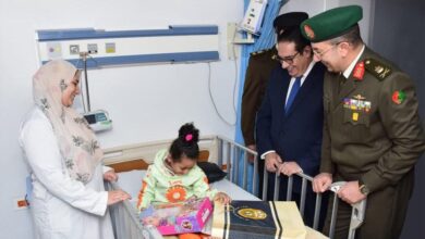 قوات الدفاع الشعبى والعسكرى وطلبة جامعة القاهرة تنظم لمستشفى أبو الريش للأطفال.