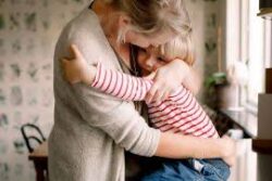 أهم حاجة الناس ما تزعلش…تربية “إرضاء الآخرين”