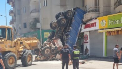 سقوط تريلا من أعلى دائري ترسا بالجيزة واشتعال النيران بها