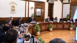 رئيس الوزراء يبحث مع اللجنة الاستشارية تطوير السياحة وزيادة أعداد السائحين