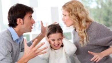 أخطاء الآباء يتوارثها الأبناء بل تعد إرثٌ ثقيل تتوارثه البنات قبل الأبناء. 