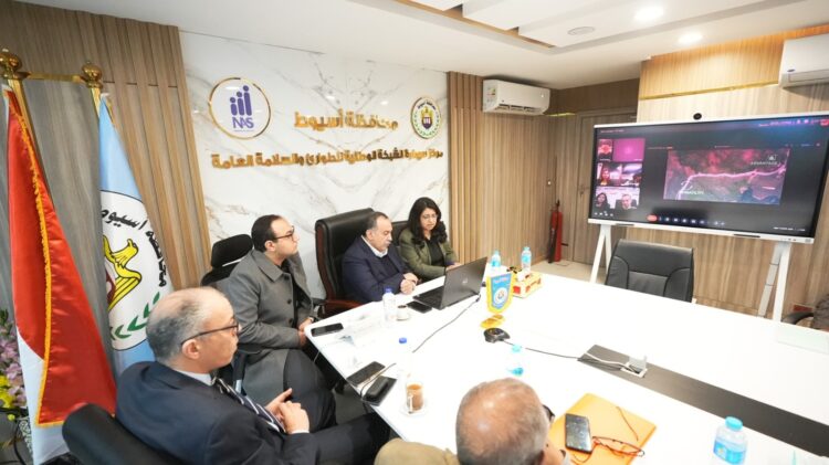 أسيوط تناقش شراكة هندية لتحديث منظومة الطرق