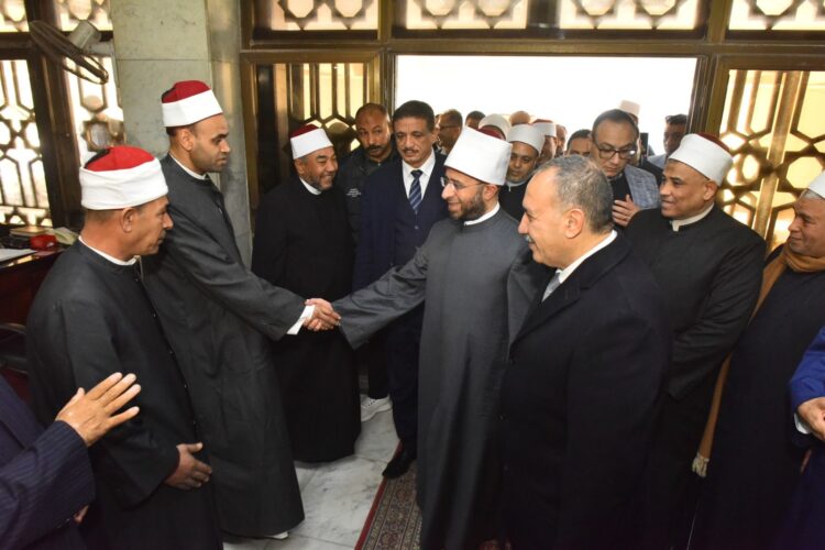 محافظ أسيوط ووزير الأوقاف يبحثان تعزيز الخطاب الديني