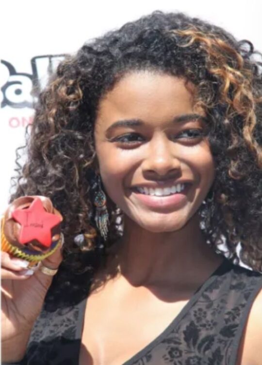 طعنها صديقها .. وفاة بطلة «الأسد الملك» إيماني ديا سميث في نيوجيرسي