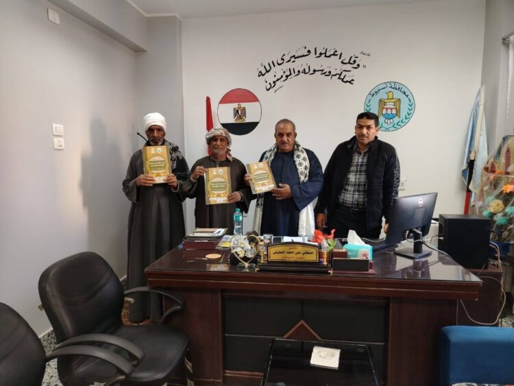 محافظ أسيوط يسلم عقود تقنين أراضي بأبنوب