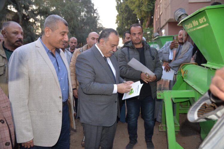 دعم المزارعين بفراطات ذرة حديثة