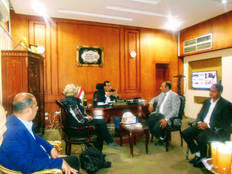 وفد «التنمية المحلية» و«اليونيسف» يبحث تعزيز حماية الطفل بقنا