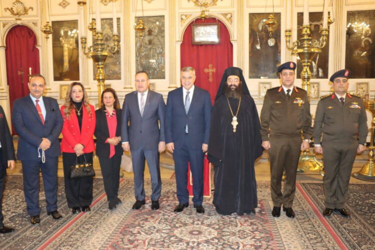 رئيس جامعة الإسكندرية يشارك الطوائف المسيحية الغربية احتفالات عيد الميلاد المجيد