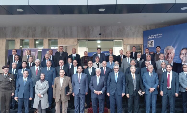 رئيس جامعة سوهاج يشارك باجتماع المجلس الأعلى للجامعات بجامعة بورسعيد