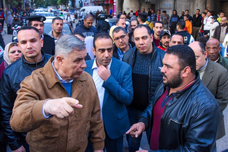 محافظ الإسكندرية يتابع ميدانياً الانتهاء من إزالة سوق زعربانة بحي شرق