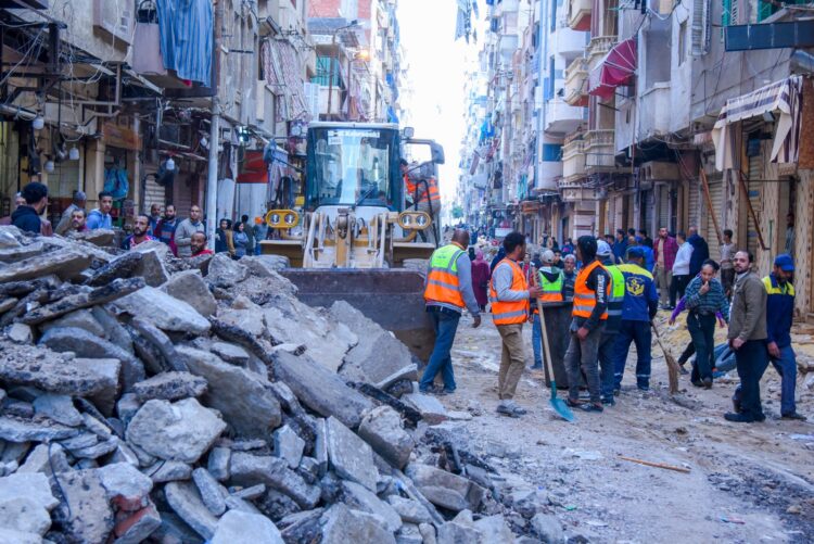 محافظ الإسكندرية يتابع ميدانياً الانتهاء من إزالة سوق زعربانة بحي شرق