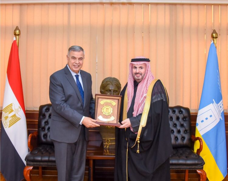 محافظ الإسكندرية يستقبل القنصل العام للمملكة العربية السعودية