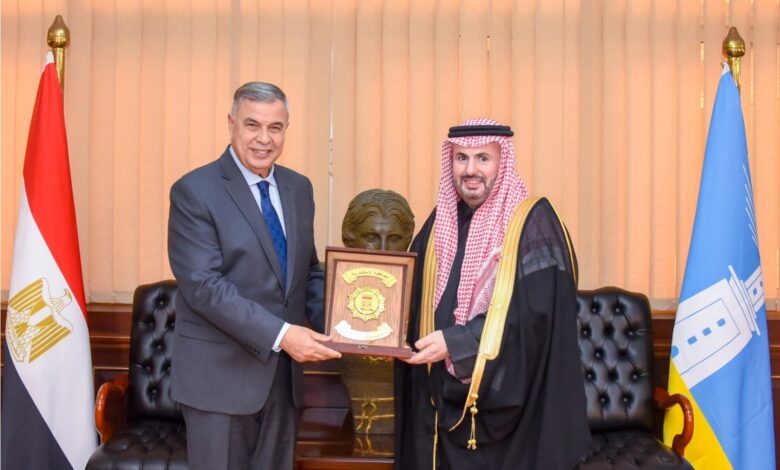 محافظ الإسكندرية يستقبل القنصل العام للمملكة العربية السعودية
