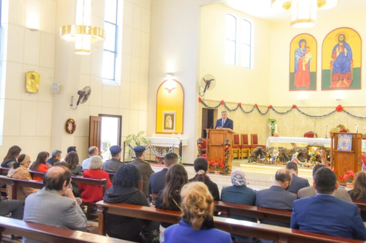 محافظ الإسكندرية يشارك الإخوة الأقباط الكاثوليك احتفالات عيد الميلاد المجيد