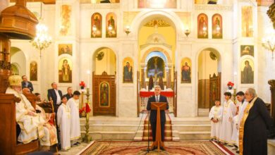 محافظ الإسكندرية يشارك الإخوة الأقباط الكاثوليك احتفالات عيد الميلاد المجيد