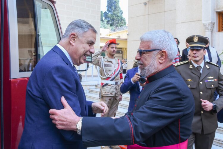 محافظ الإسكندرية يشارك الإخوة الأقباط الكاثوليك احتفالات عيد الميلاد المجيد