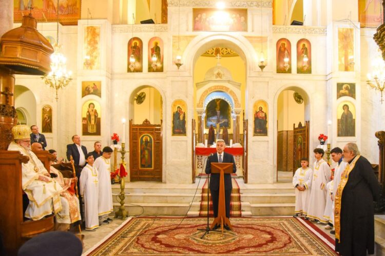 محافظ الإسكندرية يشارك الإخوة الأقباط الكاثوليك احتفالات عيد الميلاد المجيد