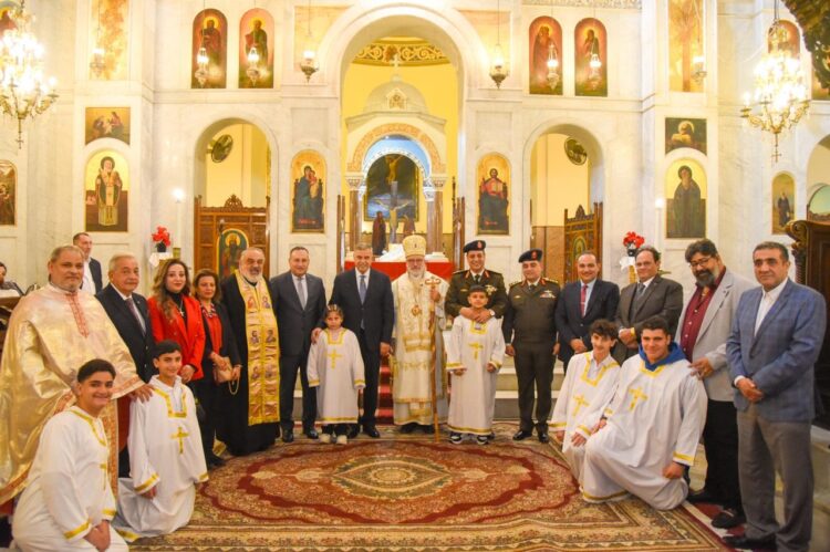 محافظ الإسكندرية يشارك الإخوة الأقباط الكاثوليك احتفالات عيد الميلاد المجيد
