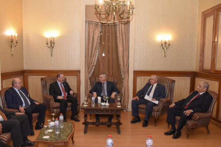 محافظ الإسكندرية يلتقي أعضاء نادي روتاري الإسكندرية سبورتنج في ندوة حوارية