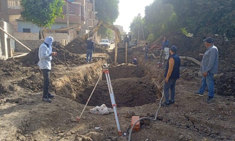 محافظ سوهاج يتابع تنفيذ عدد من المشروعات الخدمية والتنموية بمركز جهينة