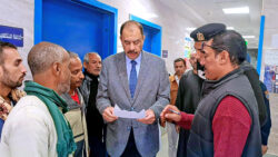 محافظ سوهاج يتفقد مستوى الخدمات المقدمة للمواطنين والوضع العام بالشارع