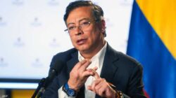 رئيس كولومبيا يتعهد بـ "حمل السلاح مجدداً" للرد على تهديدات ترامب المباشرة بعمل عسكري.