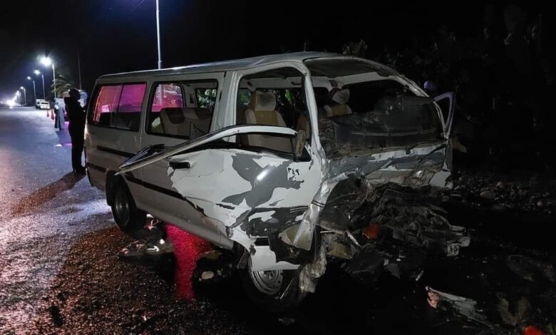 مصرع شخص وإصابة 10 آخرين في انقلاب ميكروباص بالطريق الصحراوي الشرقي بالمنيا شهد الطريق الصحراوي الشرقي بمحافظة المنيا حادثا مأساويا عقب انقلاب سيارة ميكروباص بالقرب من