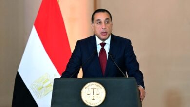 رئيس الوزراء يهنئ وزير الداخلية بذكرى عيد الشرطة