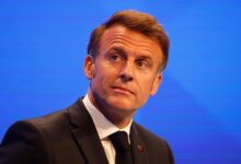 ترامب يهدد ماكرون بفرض رسوم جمركية بنسبة 200% على المنتجات الفرنسية