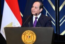 الرئيس السيسي للحكومة والبرلمان: يجب سن قانون لمنع استخدام الهواتف المحمولة للفئات الصغيرة