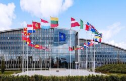 المستشار الألماني يحذر من الضغوط الأمريكية ويؤكد أوروبا مستعدة للدفاع عن نفسها