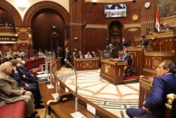 رئيس مجلس الشيوخ يهنئ البابا تواضروس الثاني والإخوة المسيحيين بـ عيد الميلاد المجيد