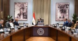 رئيس الوزراء يستعرض استراتيجية تعظيم الاستفادة من الخامات التعدينية والمحجرية في مصر