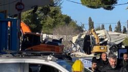 إندلاع حريق في موقع مقر وكالة الأونروا المدمر بالقدس المحتلة.