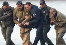 الرئيس الفنزويلي مادورو يصف نفسه بـ أسير حرب أثناء مغادرته قاعة المحكمة في نيويورك.