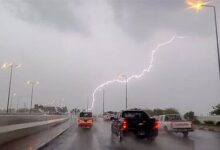 حالة الطقس غدًا الثلاثاء 13/1/2026.. الأرصاد: شبورة مائية وأمطار غزيرة ورعدية.