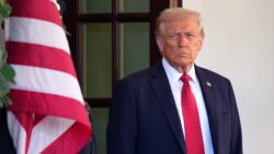  ترامب يدرس خيارات عسكرية محتملة في إيران إذا استخدمت القوة المميتة ضد المحتجين. 