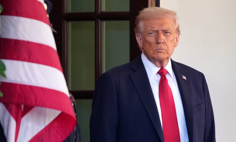 ترامب يهدد بوقف إمدادات النفط والأموال الفنزويلية نهائياً عن كوبا ويطالب بإتفاق فوري.