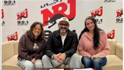 أكرم حسني يعود للإذاعة في رمضان 2026