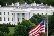 البيت الأبيض: تعليق نفط فنزويلا والسماح ببيعه على أن تذهب العائدات إلى حسابات أمريكية.