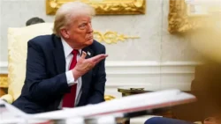 وسط تهديدات عسكرية ترامب يلمح إلى زيارة إيران قبل انتهاء ولايته