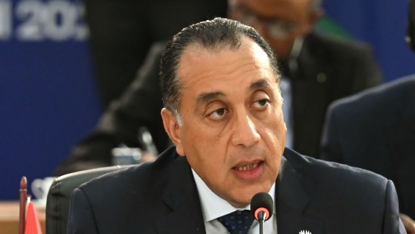 بتكلفة 600 مليون دولار رئيس الوزراء يفتتح محطة الطاقة الشمسية بصحراء نجع حمادي