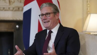 رئيس وزراء بريطانيا يؤكد: الدنمارك وجرينلاند وحدهما يحددان مستقبل الجزيرة.