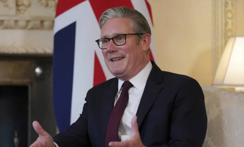 رئيس وزراء بريطانيا يؤكد: الدنمارك وجرينلاند وحدهما يحددان مستقبل الجزيرة.