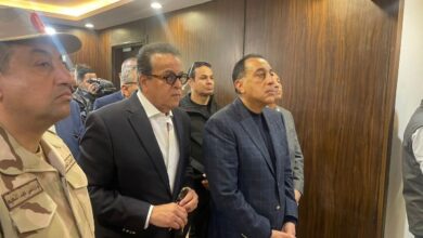 رئيس الوزراء يتفقد مستشفى دار السلام ويشيد بالشراكة الفرنسية في علاج الأورام